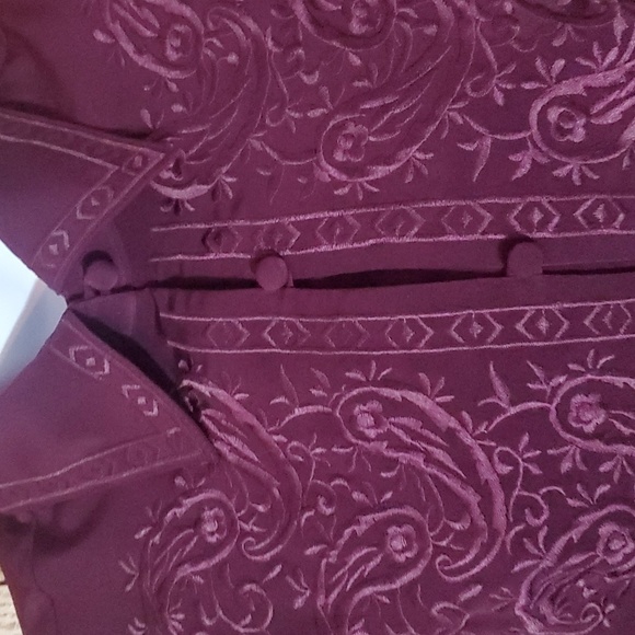 Dress Barn Women's Vintage Burgandy Embroidered Long Sleeve Button Up Blouse - Picture 2 of 10